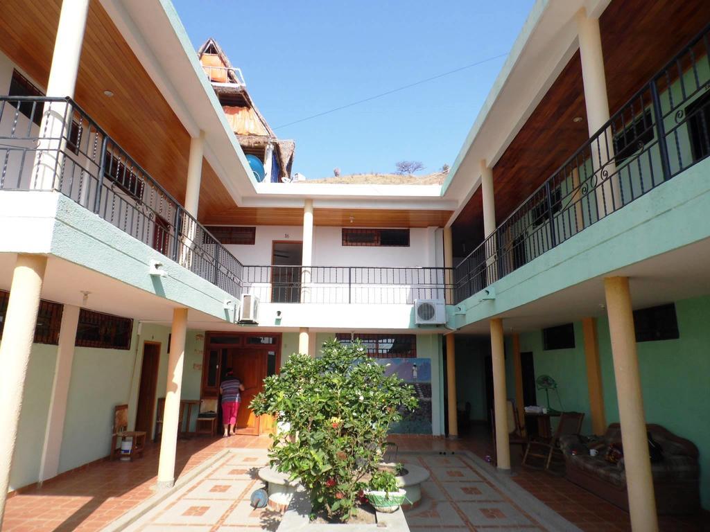 Hostal Dumbira ตากังกา ภายนอก รูปภาพ