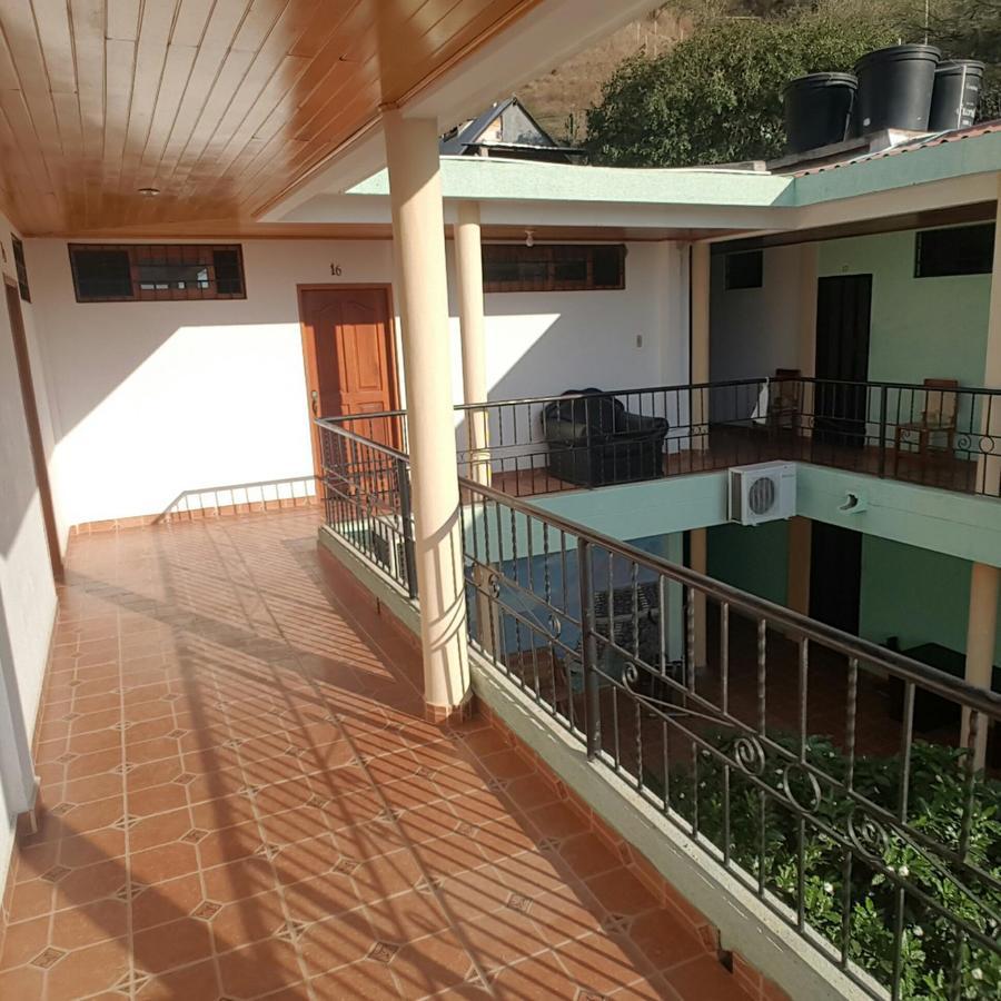 Hostal Dumbira ตากังกา ภายนอก รูปภาพ
