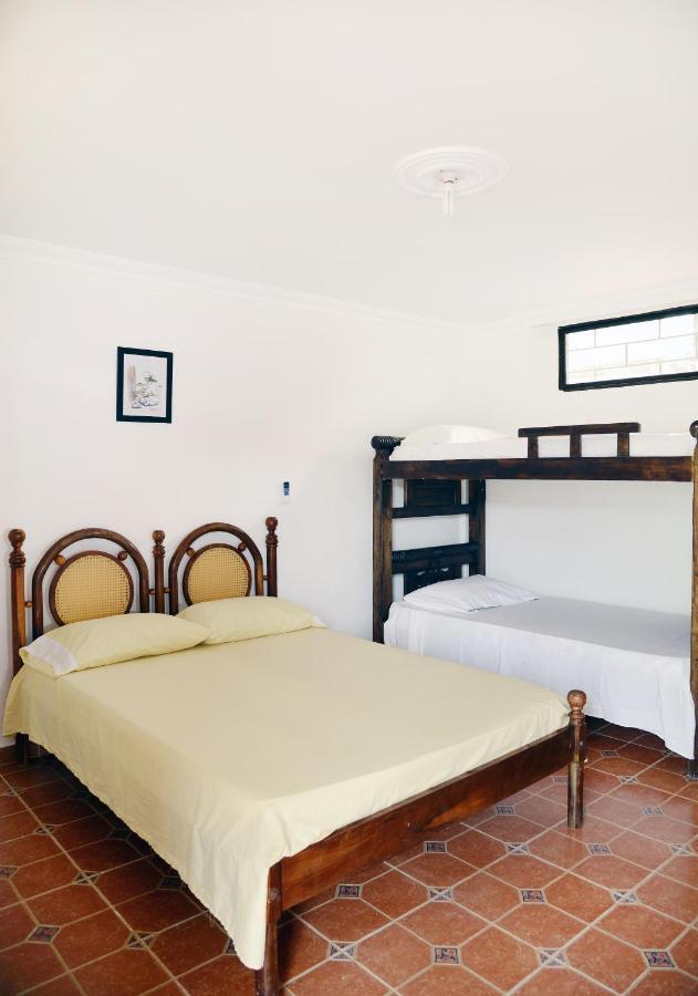 Hostal Dumbira ตากังกา ภายนอก รูปภาพ
